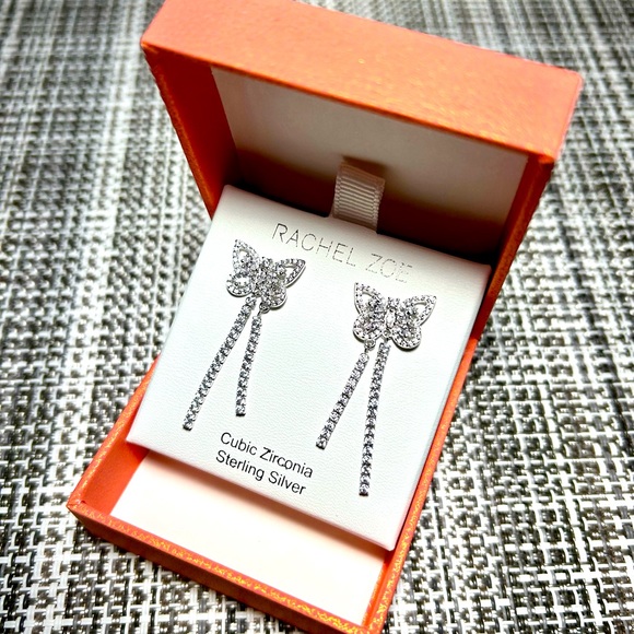 Rachel Zoe- BRAND NEW silver toned Stud earrings ✨✨✨Box included 🎁 - Picture 3 of 4